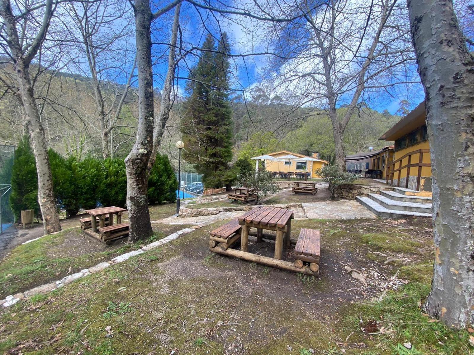 Albergue O Beque โมอาญา ภายนอก รูปภาพ
