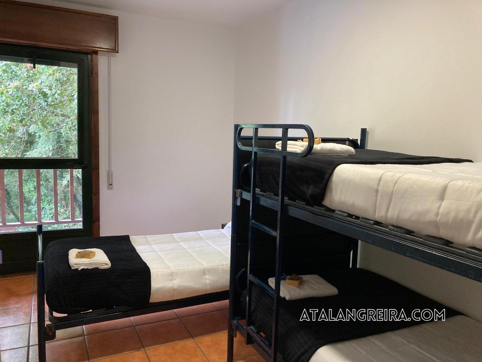 Albergue O Beque โมอาญา ภายนอก รูปภาพ