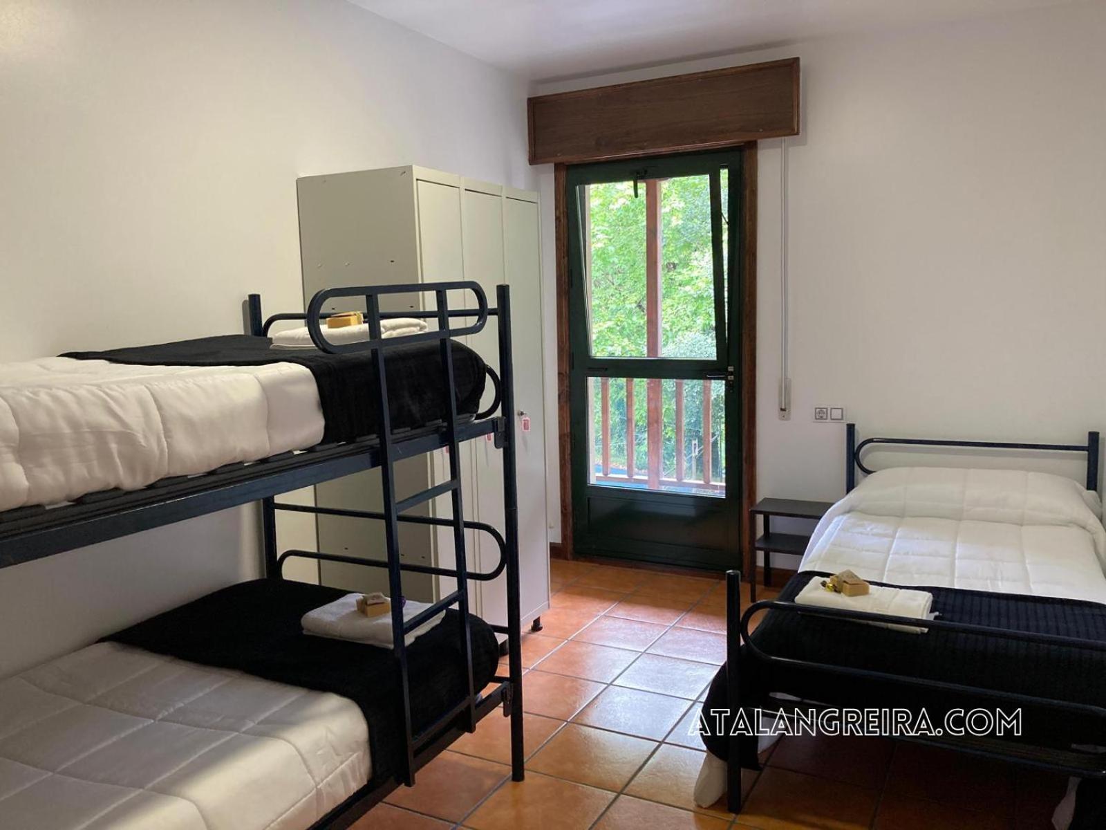 Albergue O Beque โมอาญา ภายนอก รูปภาพ
